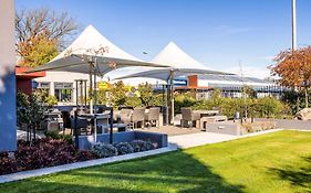 Elms Hotel Christchurch 4*